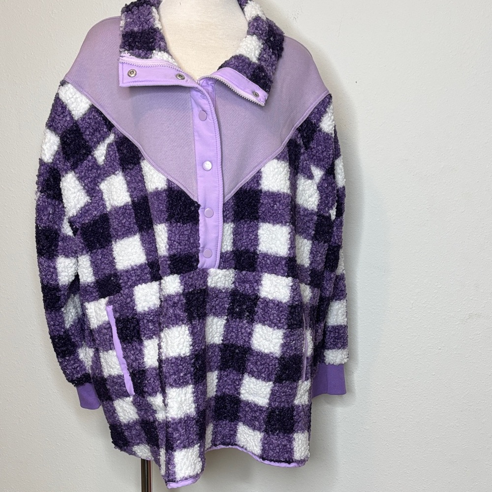 DAVI & DANI size 3X Lavender Checkered mock neck